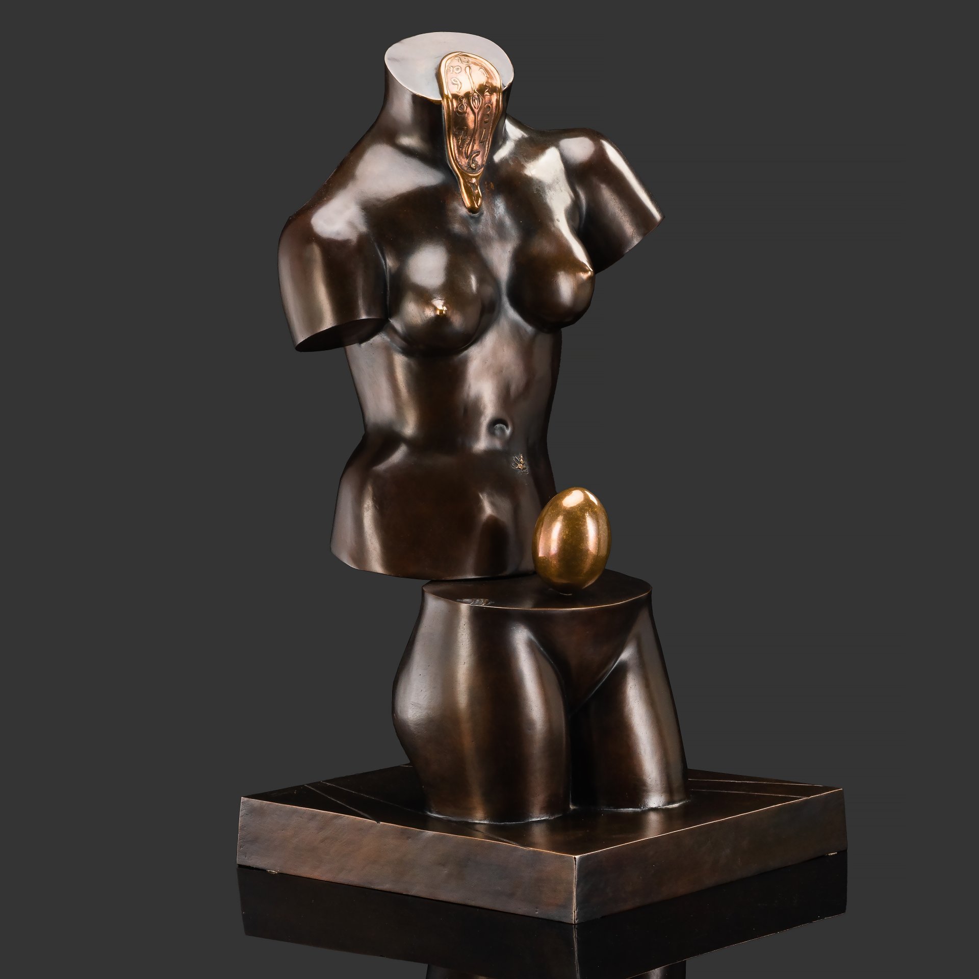 [Экспертное заключение Е.Ю. Ельковой НИНЭ им. П.М. Третьякова] Скульптура "Космическая Венера" по образцу 1984 г., скульптор Сальвадор Дали (1904-1989 гг.),  № 311/350,  Литейная фирма "Jemelton", бронза, литье, полировка, коричневая и темная патинировка, сварка, монтирование, Италия, 1990-2000 гг.