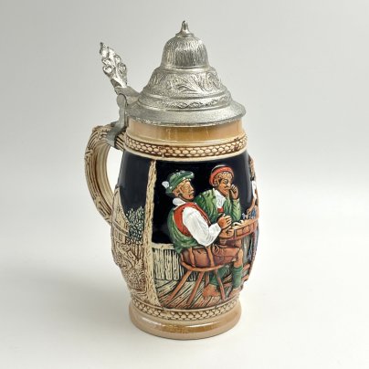 Кружка пивная с крышкой, декорированная изображением трактирной сцены, Marzi & Remy