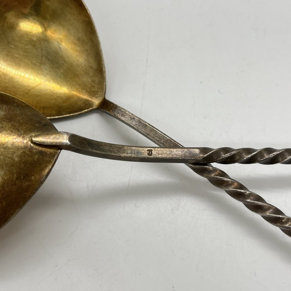 Две салатные ложки с витыми ручками, мНЦ (медь-никель-цинк), Таллинский ювелирный завод, СССР, 1960-1990 гг.