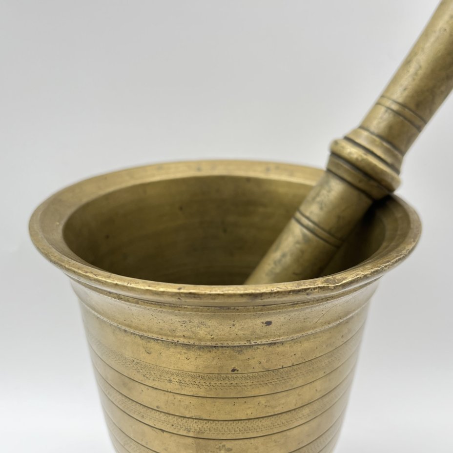 Ступа на ножке (в комплекте с пестиком)