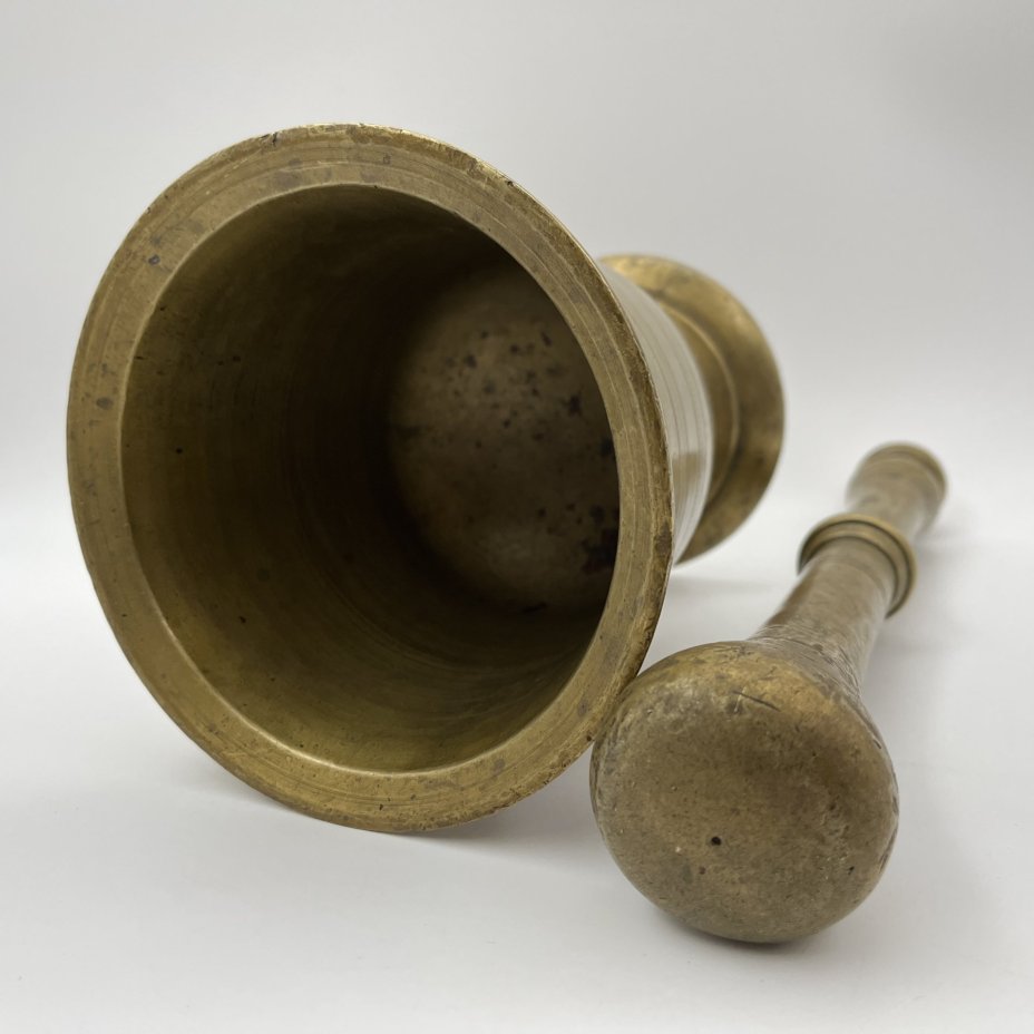 Ступа на ножке (в комплекте с пестиком)