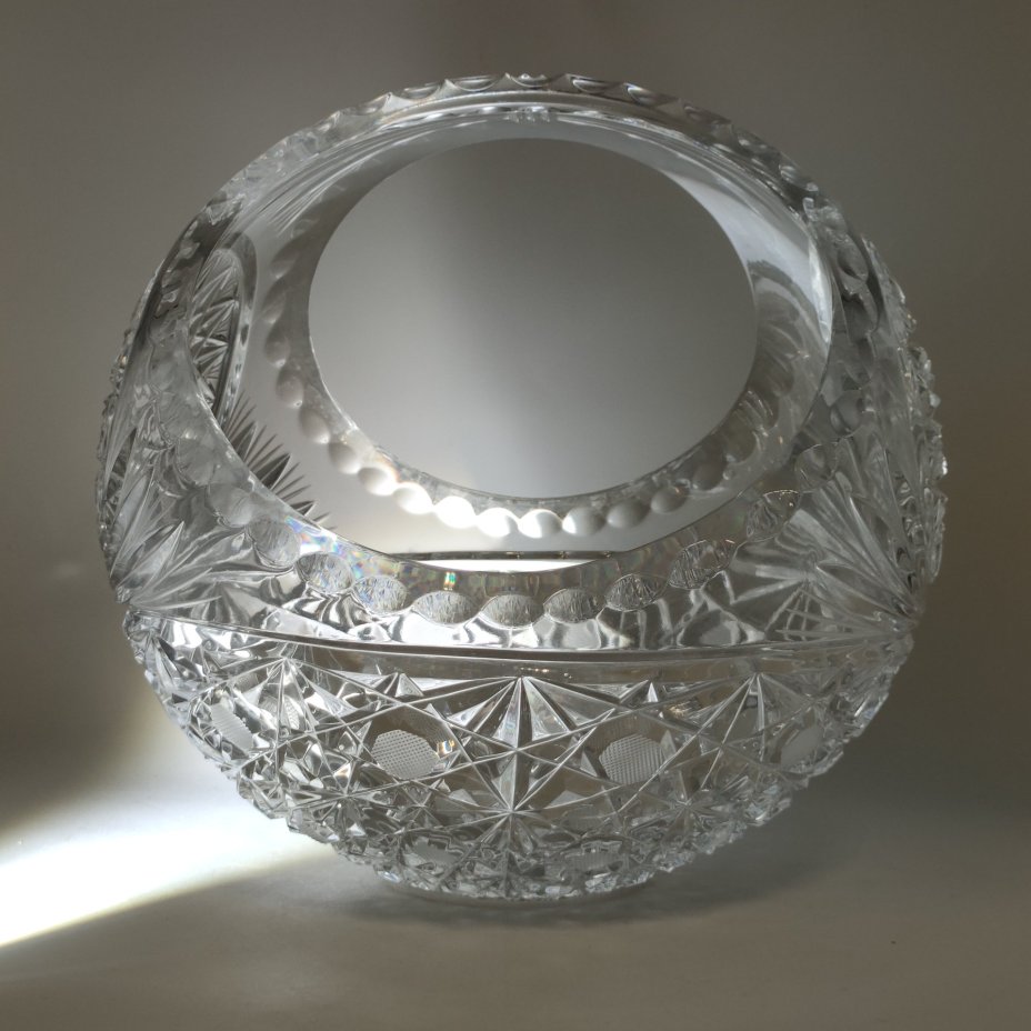 Ваза для конфет в форме корзинки, хрусталь, алмазная грань, Дятьковский хрустальный завод, Россия, 1980-2000 гг.