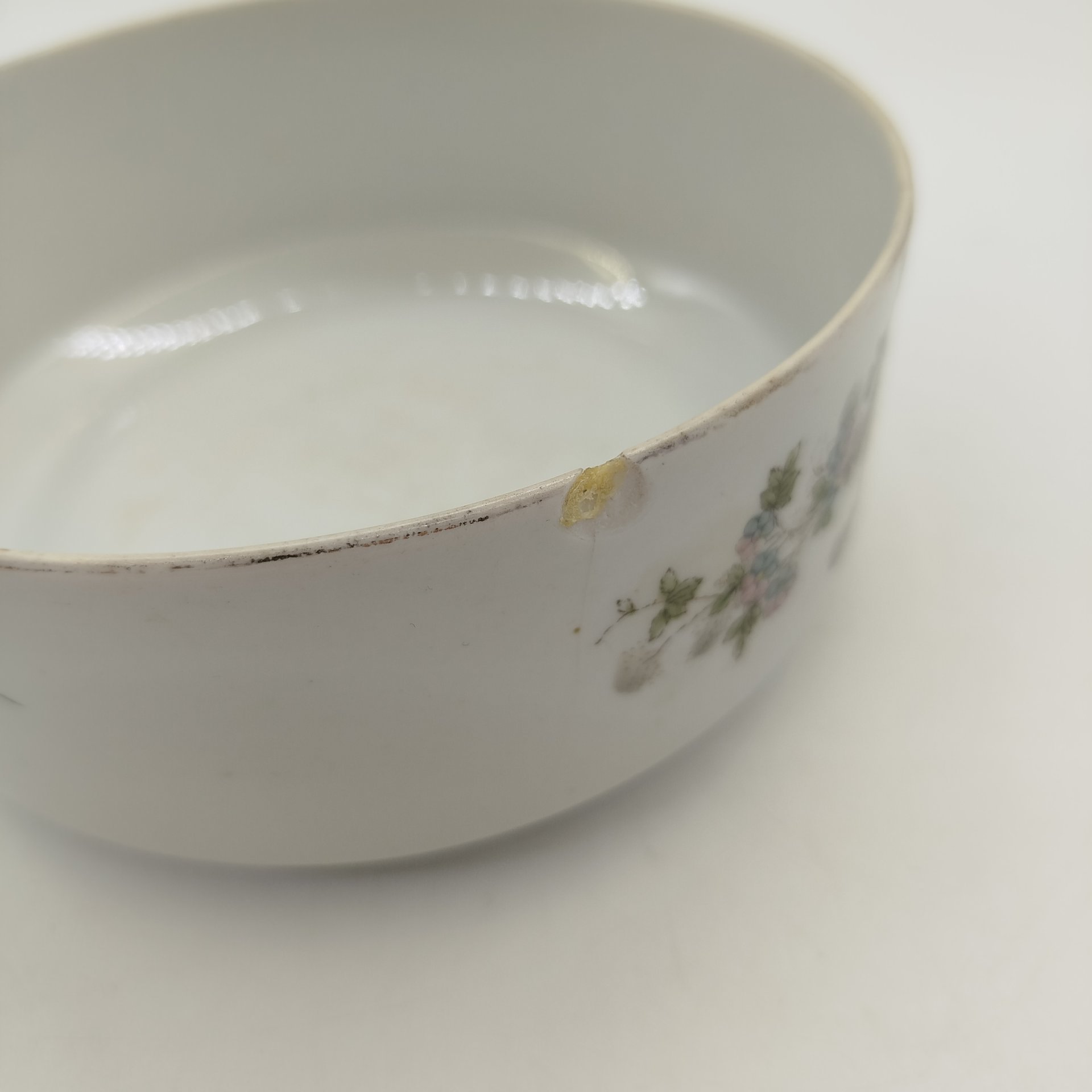 Конфетница с растительным декором, фарфор, золочение, деколь с подрисовкой, Дмитровский фарфоровый завод (ДФЗ Вербилки), СССР, 1917-1940 гг.