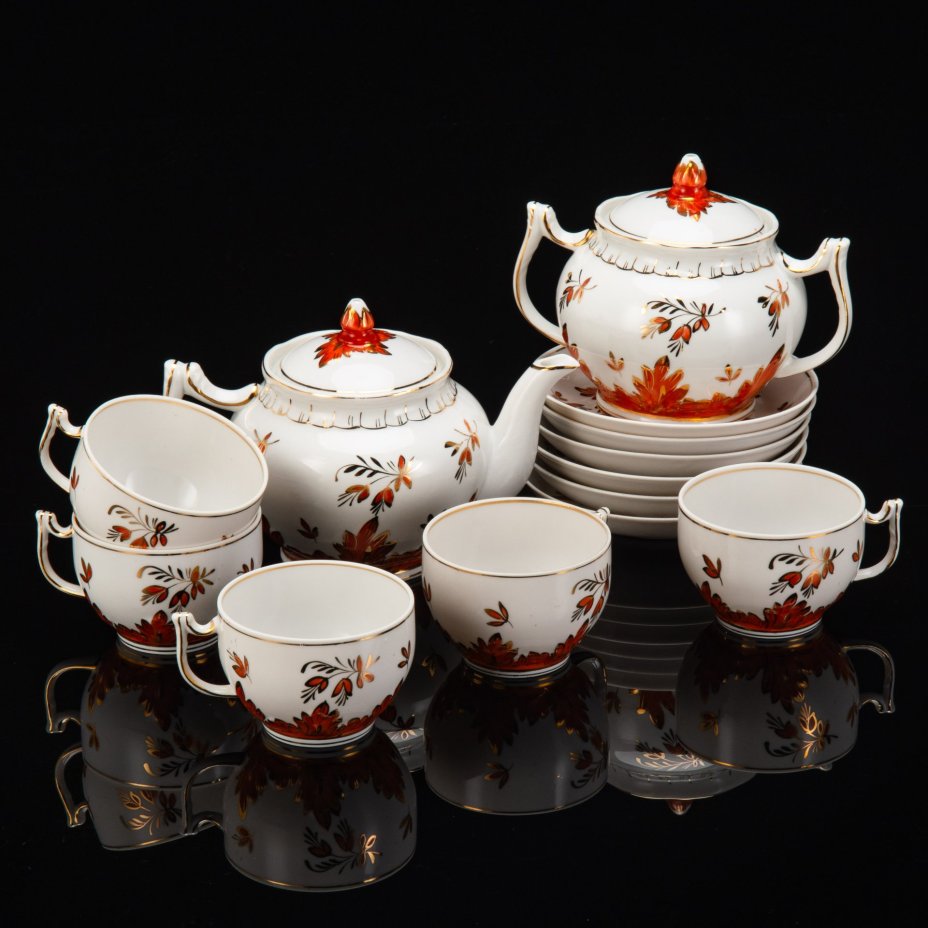 Сервиз "Барбарис" на 6 персон (14 предметов), фарфор, деколь, золочение, роспись, Дмитровский фарфоровый завод (ДФЗ Вербилки), СССР, 1965-1991 гг.