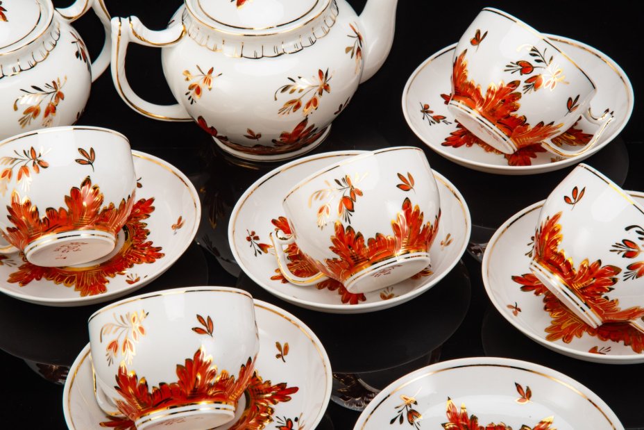 Сервиз "Барбарис" на 5 персон (13 предметов), фарфор, деколь, золочение, роспись, Дмитровский фарфоровый завод (ДФЗ Вербилки), СССР, 1965-1991 гг.