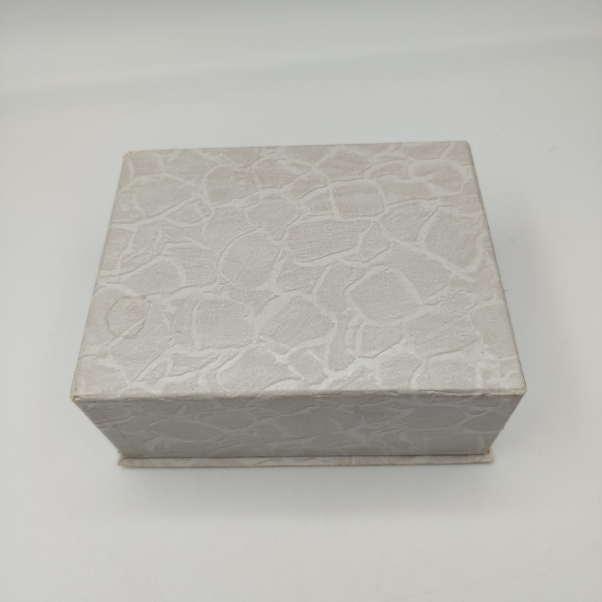 Набор для завтрака "Эгоист" в футляре (пашотница и ложка), "Sola", металл, серебрение, картон, Европа, 1990-2010 гг.