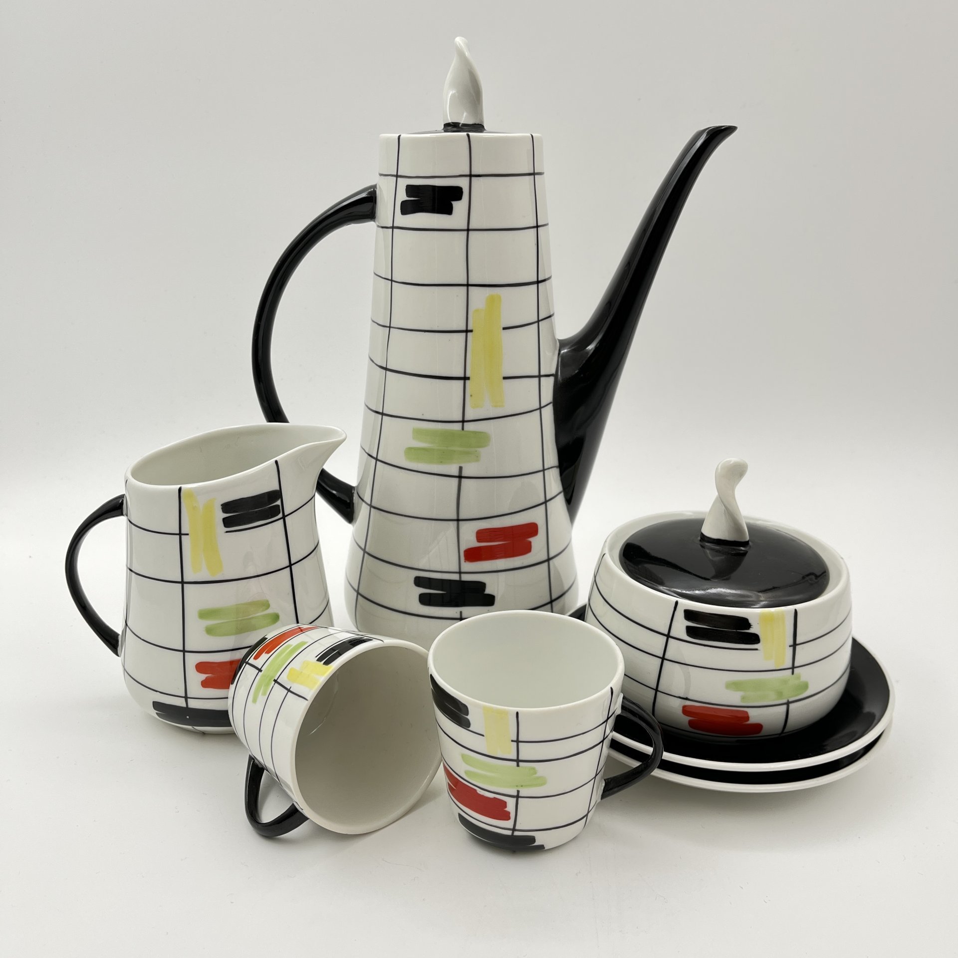 Сервиз кофейный с геометрическим декором тет-а-тет (7 предметов), автор Данута Душняк, фаянс, роспись, Chodziez, Чехословакия, 1964-1980 гг.