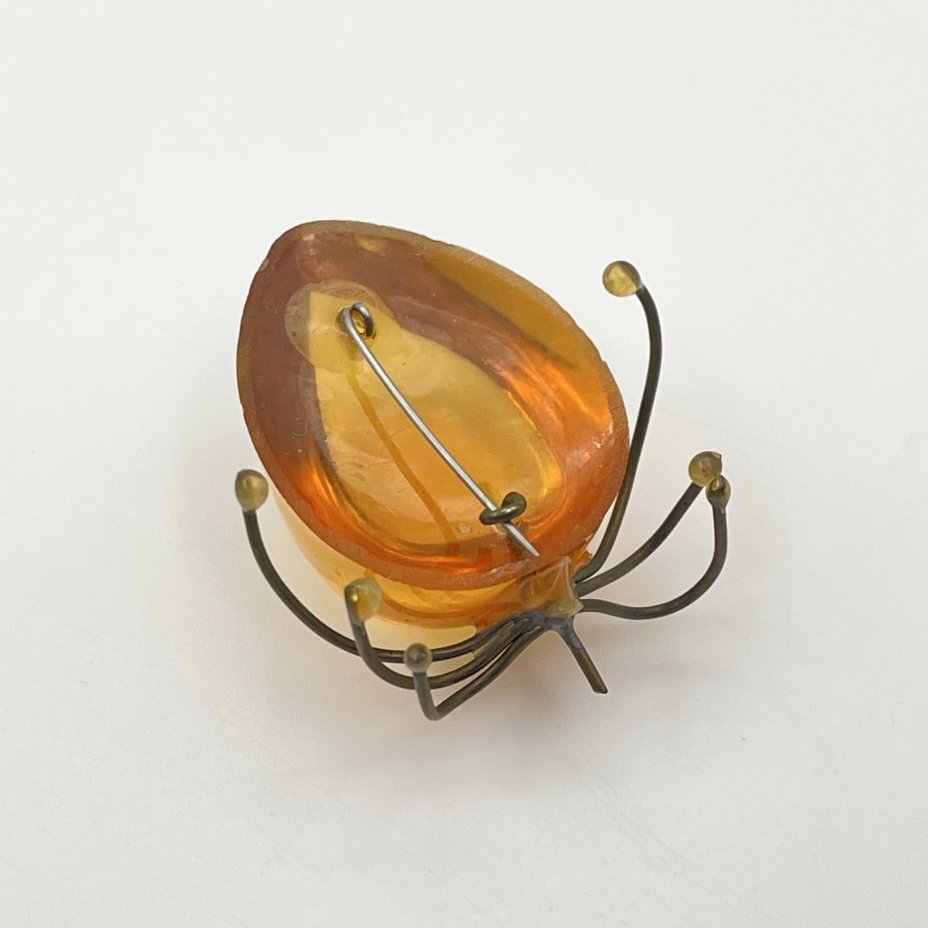 Брошь винтажная "Паук", янтарь, латунь, золочение, Калининградский янтарный комбинат, СССР, 1987-1992 гг.