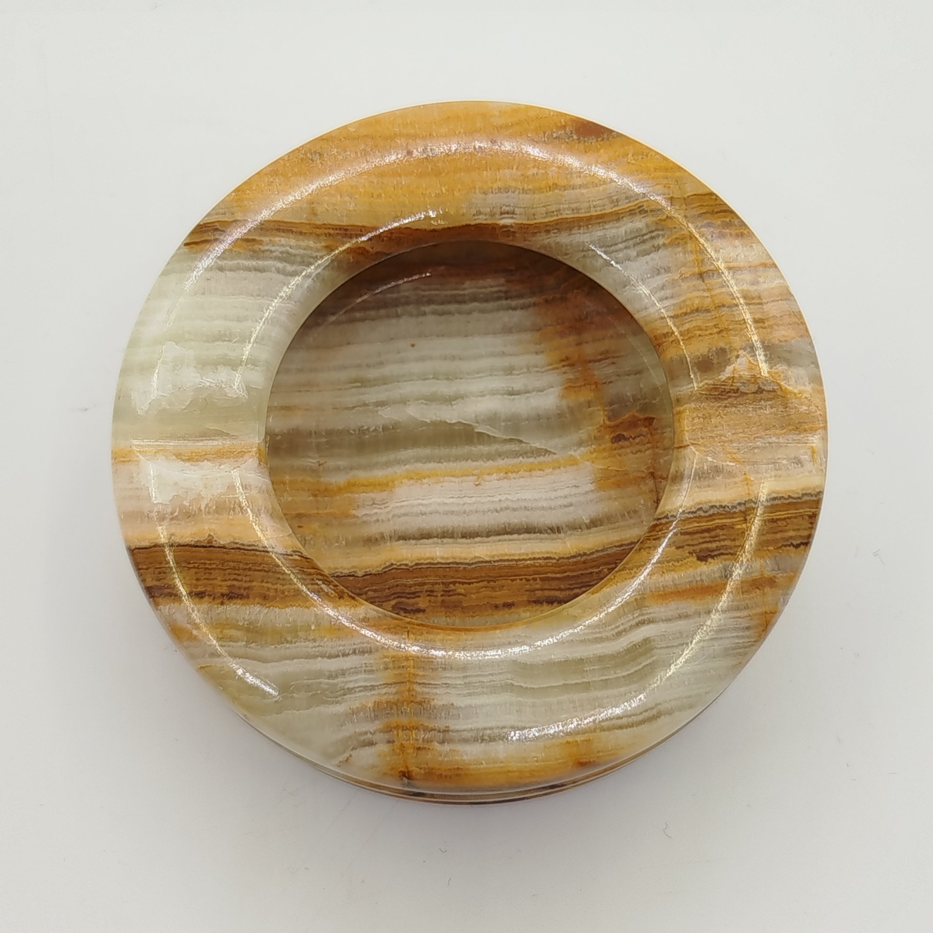 Пепельница круглой формы зеленовато-коричневого цвета, оникс, резьба, Азия, 2000-2015 гг.