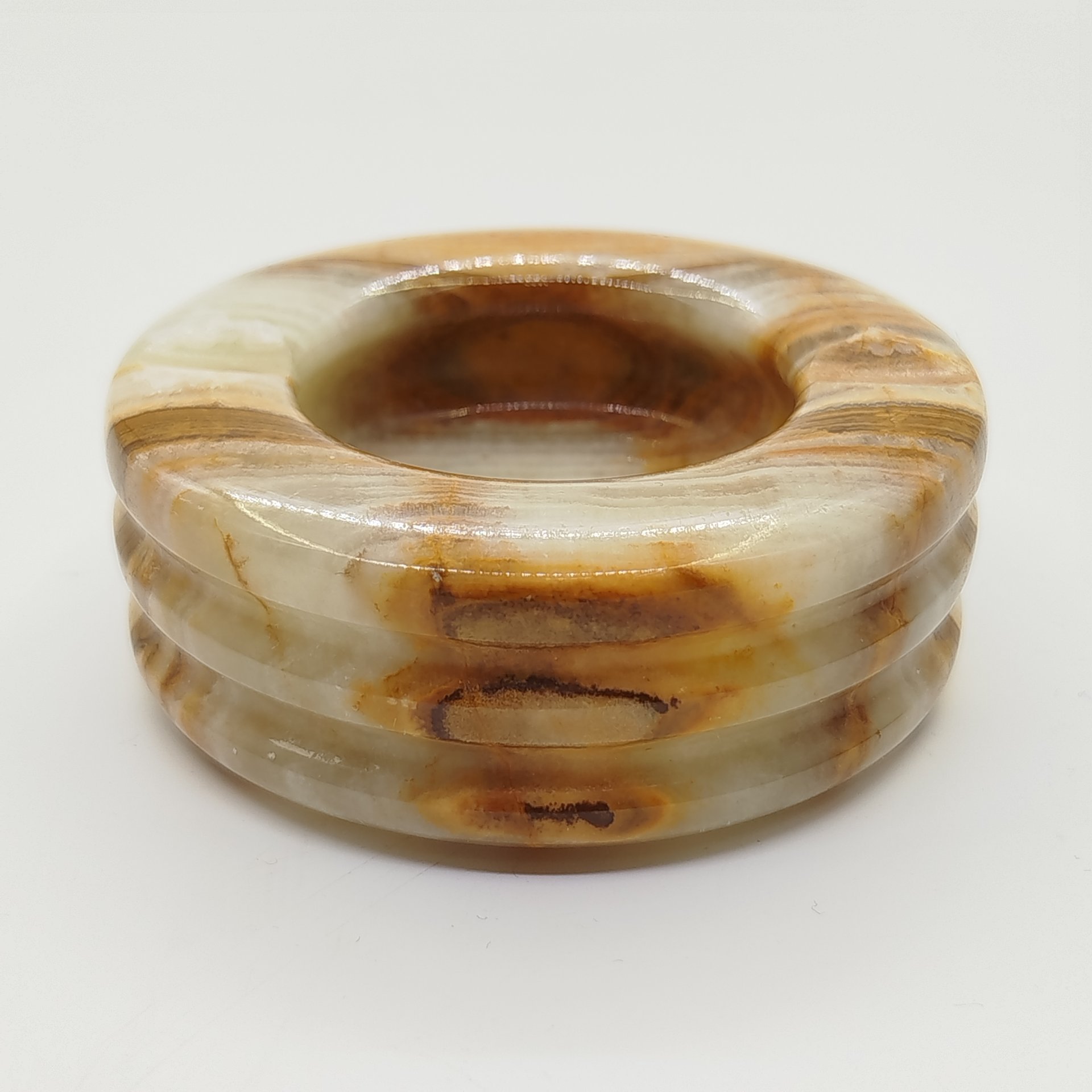 Пепельница круглой формы зеленовато-коричневого цвета, оникс, резьба, Азия, 2000-2015 гг.