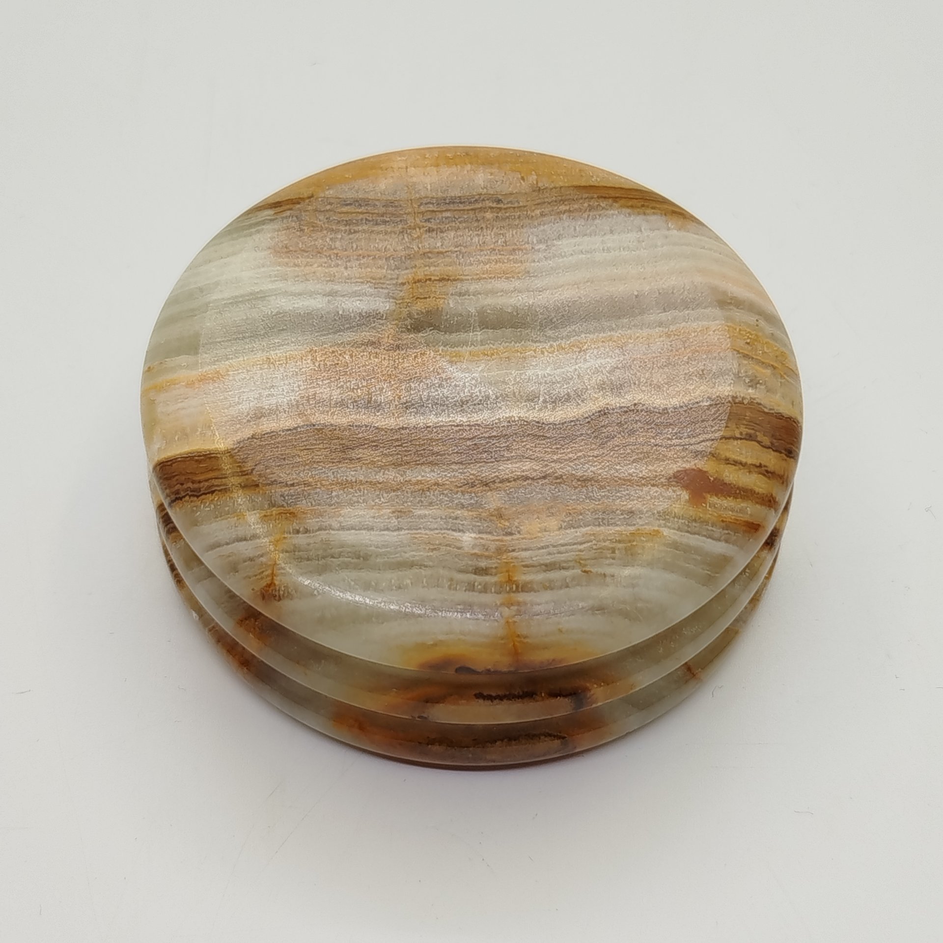 Пепельница круглой формы зеленовато-коричневого цвета, оникс, резьба, Азия, 2000-2015 гг.