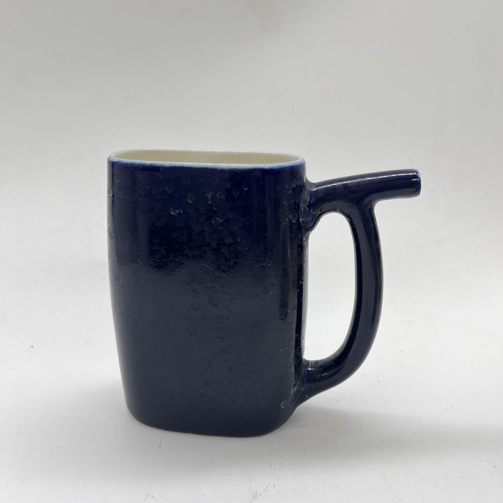 Поильник кобальтового оттенка, фарфор, кобальт, крытье, Кисловодский художественный промкомбинат (КХПК), СССР, 1970-1990 гг.