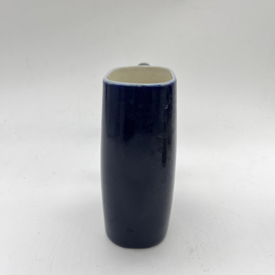 Поильник кобальтового оттенка, фарфор, кобальт, крытье, Кисловодский художественный промкомбинат (КХПК), СССР, 1970-1990 гг.