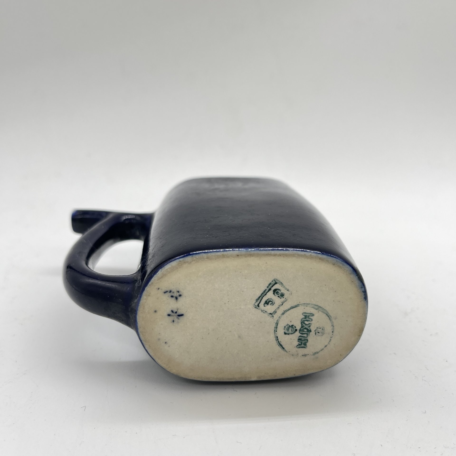 Поильник кобальтового оттенка, фарфор, кобальт, крытье, Кисловодский художественный промкомбинат (КХПК), СССР, 1970-1990 гг.