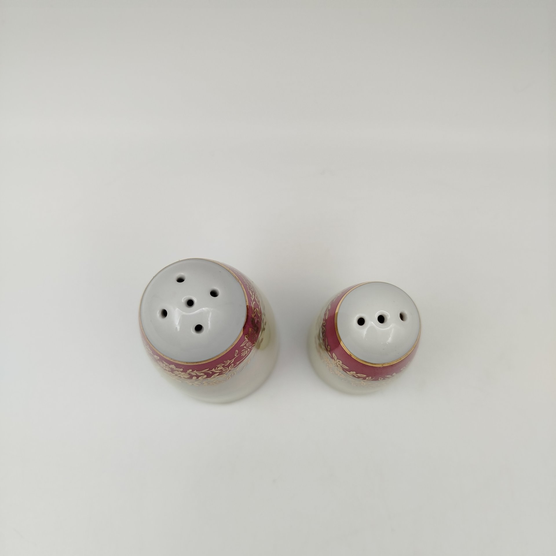 Набор для специй (перечница и солонка) из сервиза "Мадонна", фарфор, крытье, люстр, золочение, Fortuna Eisenberg, ГДР, 1960-1973 гг.