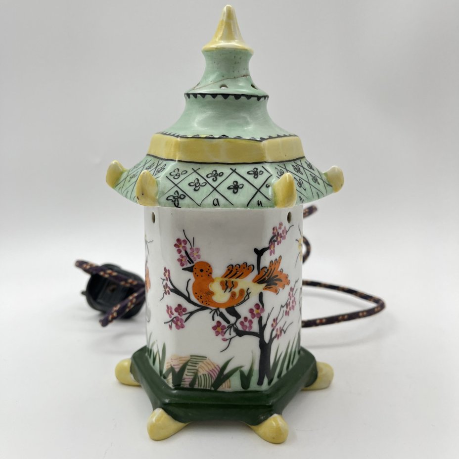 Ночник "Пагода", фарфор, роспись, металл, Ленинградский завод фарфоровых изделий (ЛЗФИ), СССР, 1956-1967 гг.