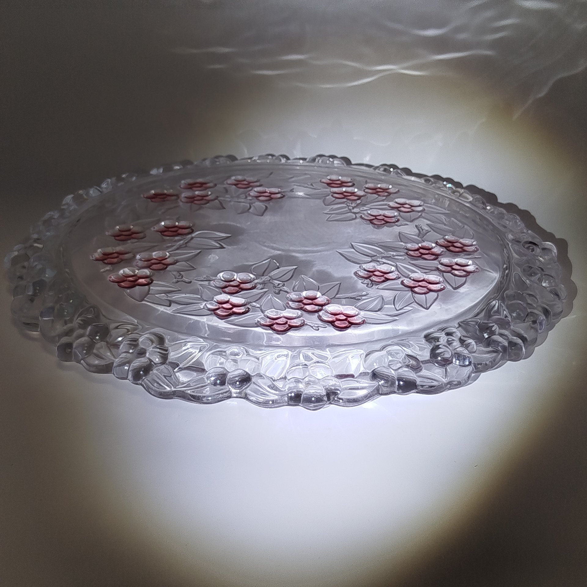 Ваза для сервировки (тортница) с рельефным декором в виде цветов, Walther Glas