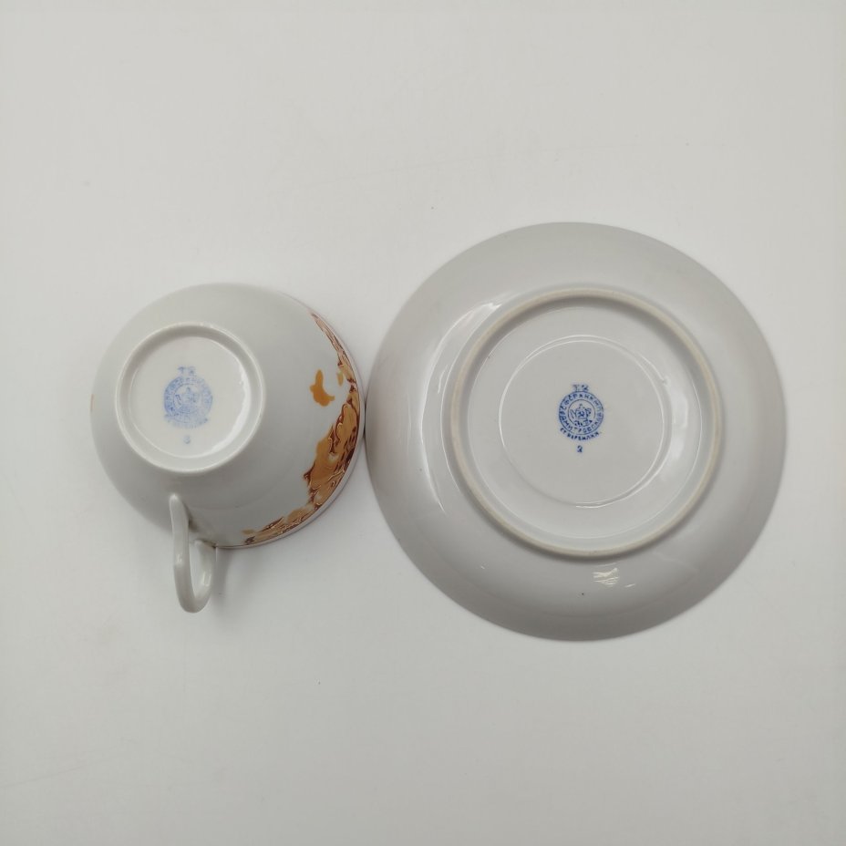 Пара чайная с цветочным декором, фарфор, печать по трафарету, обводка, золочение, Дмитровский фарфоровый завод (ДФЗ Вербилки), СССР, 1946-1950 гг.