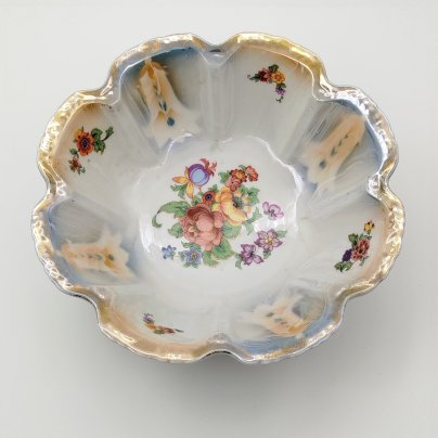 Салатник, декорированный изображением цветов, фарфор, люстр, золочение, деколь, Германия, 1950-1980 гг.
