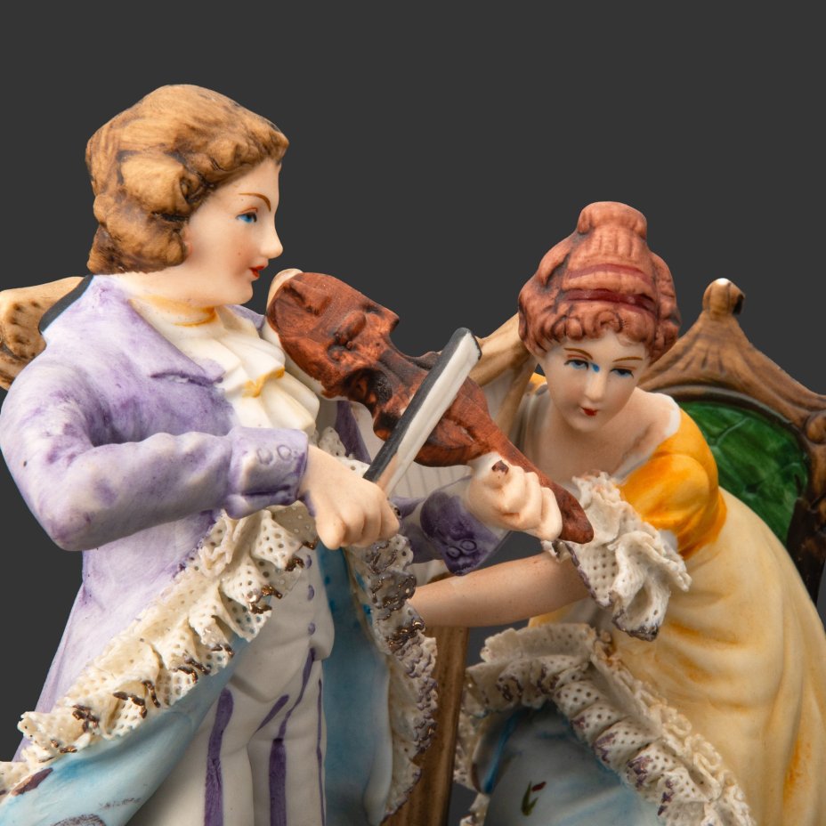 Статуэтка "Концерт для скрипки и арфы" ("Музицирование")