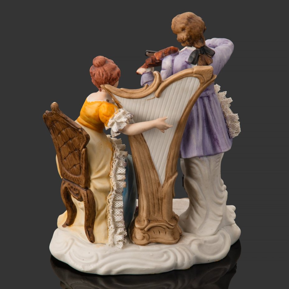 Статуэтка "Концерт для скрипки и арфы" ("Музицирование")