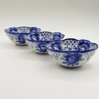 Набор из 3-х миниатюрных салатников с цветочным декором, Гжель, фарфор, роспись, Российская Федерация, 1991-2015 гг.