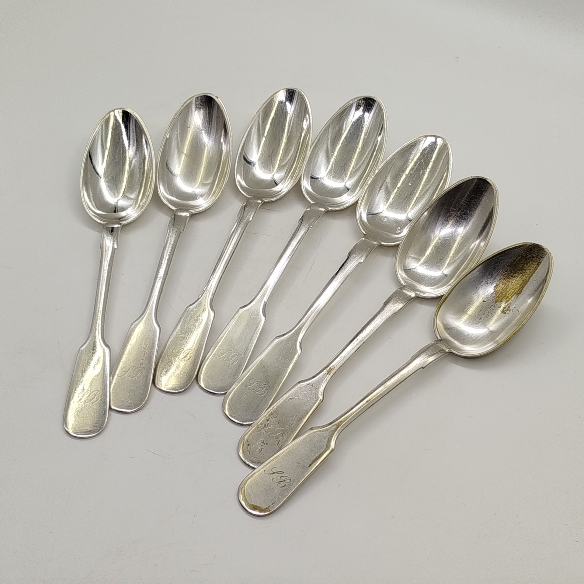 Набор из семи столовых ложек с инициалами "Y.B." на черенках, металл, серебрение, Fraget (Фабрика серебряных и плакированных изделий Иосифа Фраже), Царство Польское, 1870-1900 гг.
