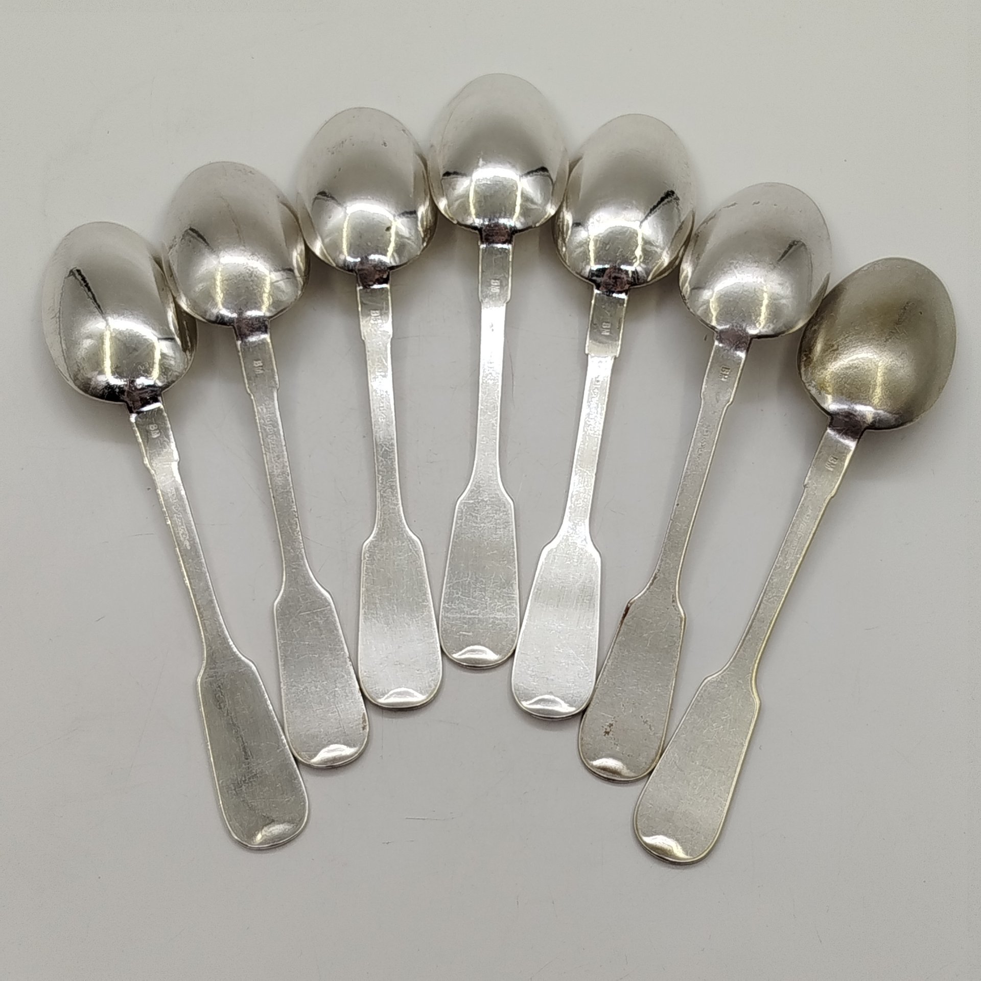 Набор из семи столовых ложек с инициалами "Y.B." на черенках, металл, серебрение, Fraget (Фабрика серебряных и плакированных изделий Иосифа Фраже), Царство Польское, 1870-1900 гг.