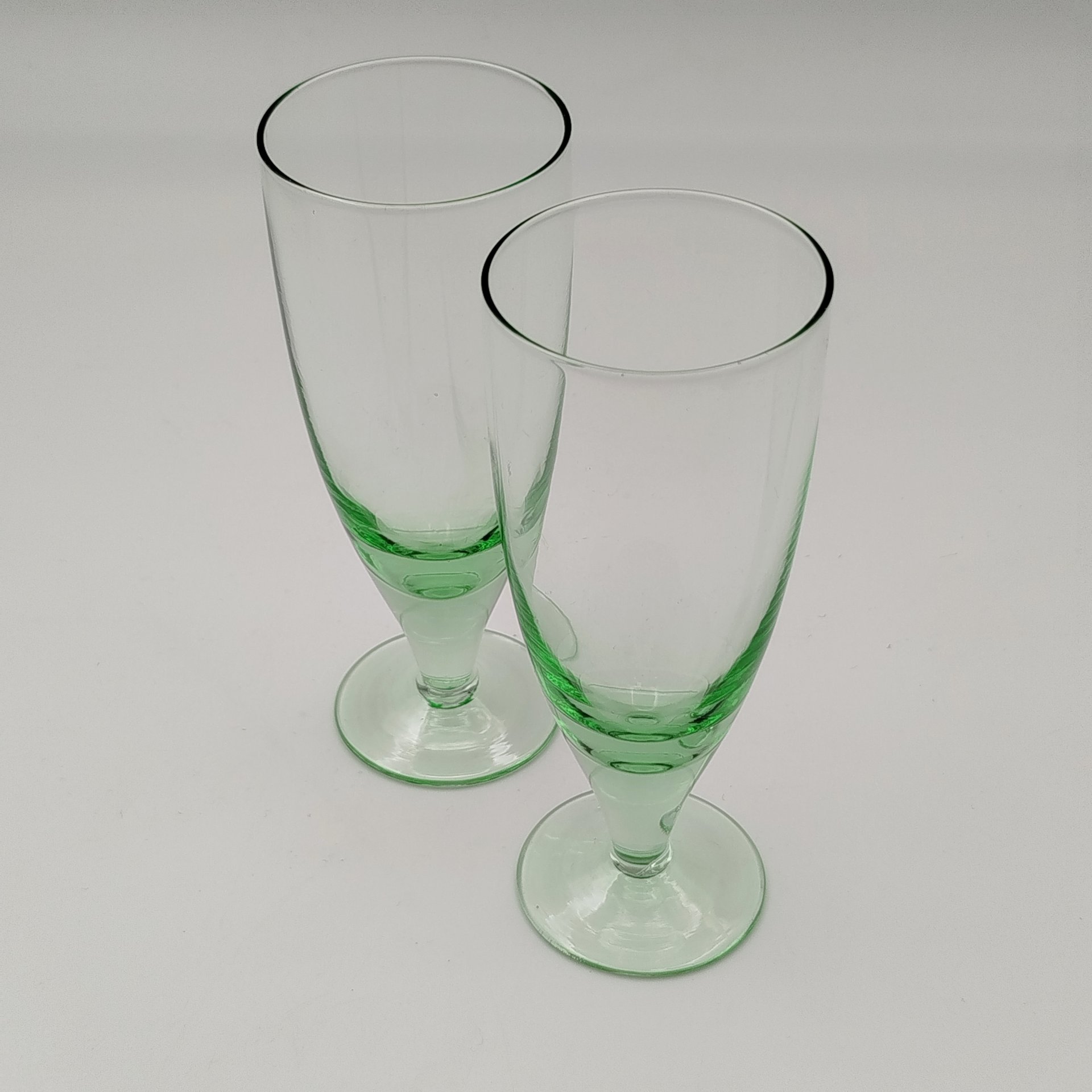 Бокалы зеленого оттенка для ликера на 2 персоны, стекло, СССР, 1970-1990 гг.