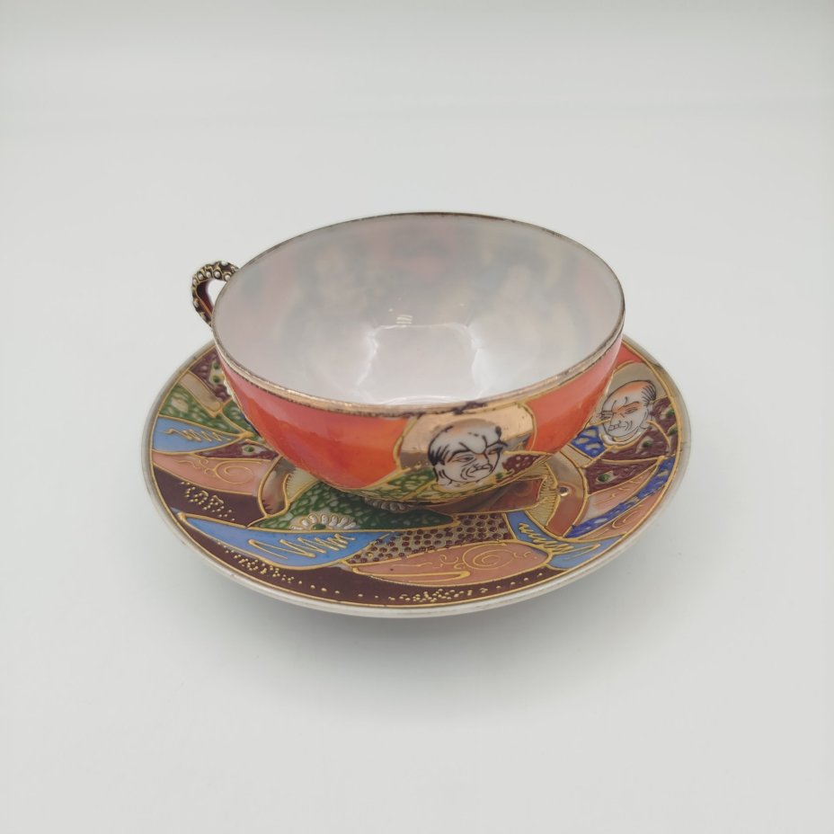 Пара кофейная "Архаты", выполненный в стилистике Сацума (Satsuma), фарфор, роспись, золочение, Япония, 1960-1980 гг.