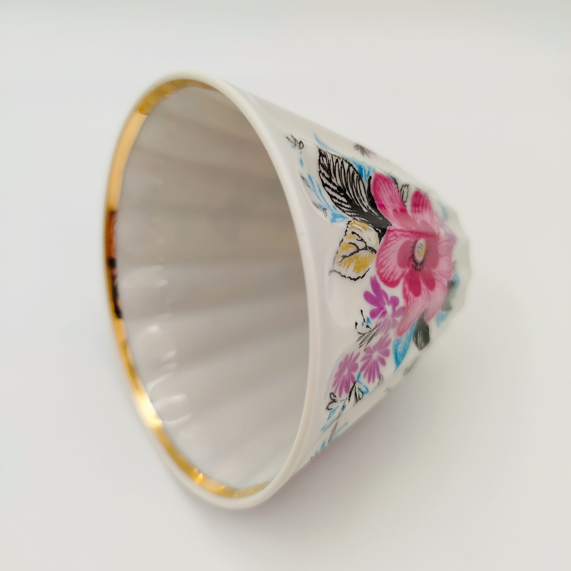 Чайная пара в подборе  (блюдце "Ситец", чашка "Март"), форма "Лучистая", автор формы Н.П. Славина