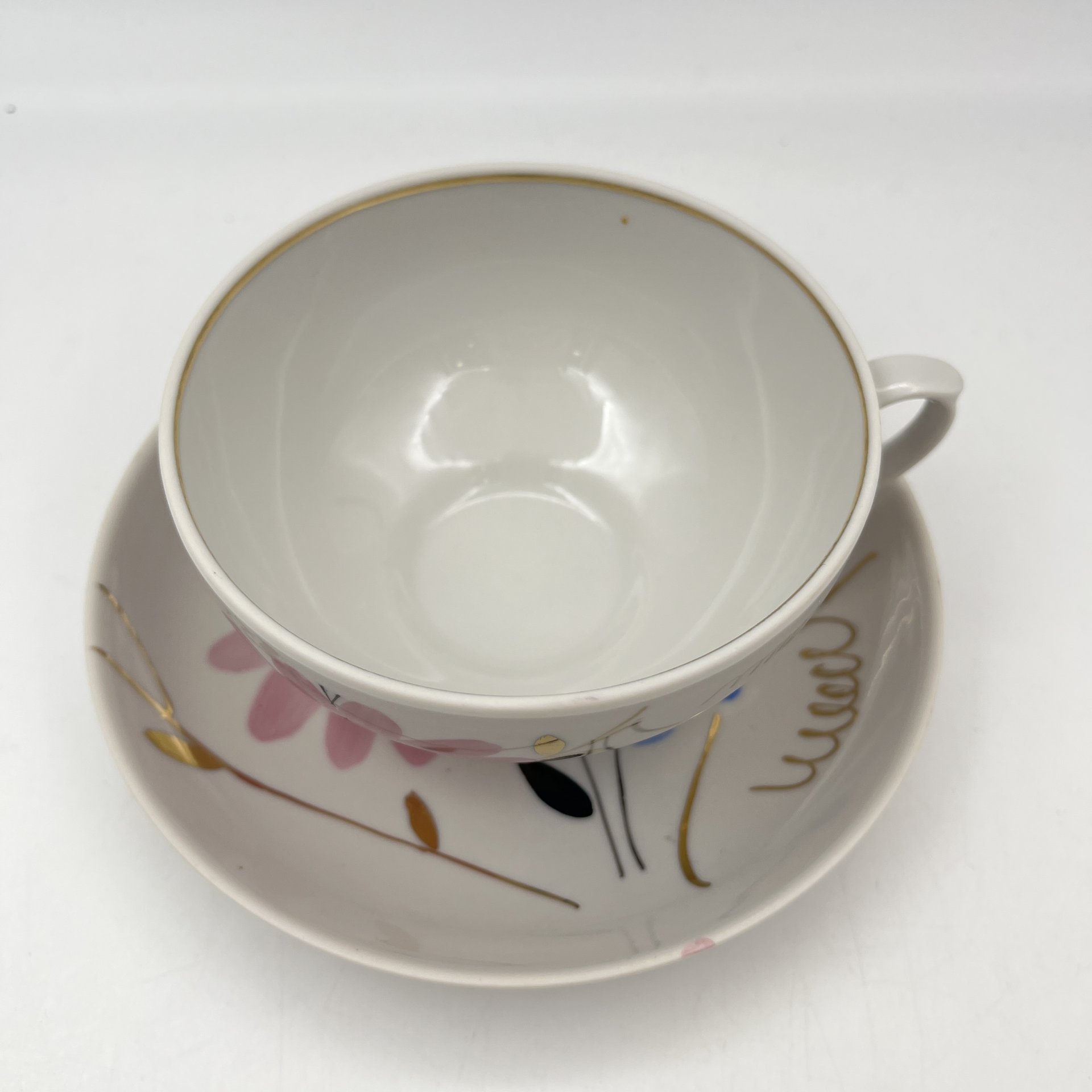 Пара чайная с цветочным декором в виде астр, фарфор, роспись, золочение, Дулевский фарфоровый завод (Дулёво), СССР, 1968-1991 гг.