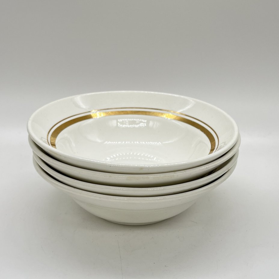 Набор из 4 суповых тарелок с декором в виде золотых полос, фаянс, золочение, Конаковский фаянсовый завод им. М.И. Калинина (ЗиК Конаково), СССР, 1960-1990 гг.