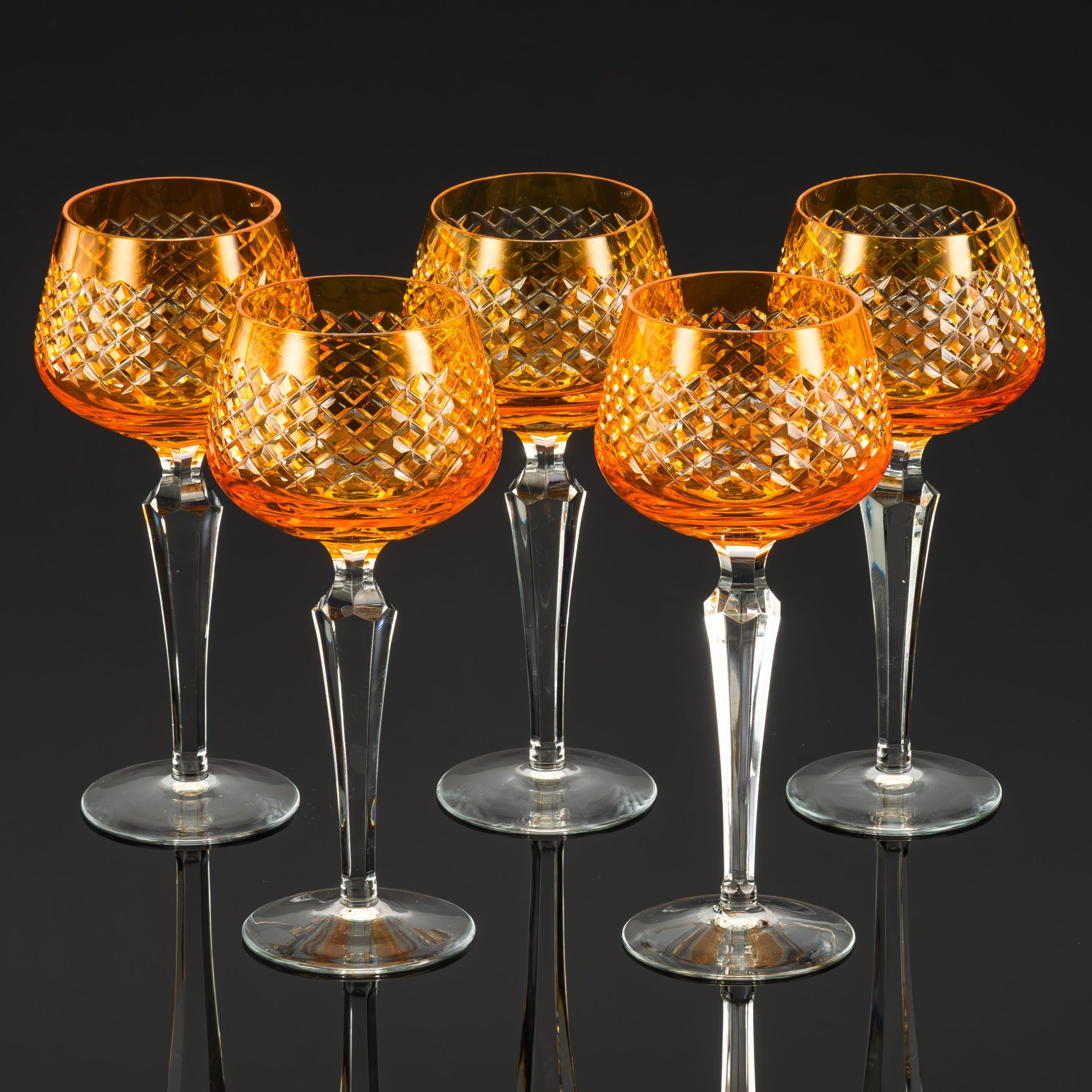 Набор бокалов янтарного цвета с граненой ножкой на 5 персон, стекло, гранение, резьба, Германия, 1950-1970 гг.