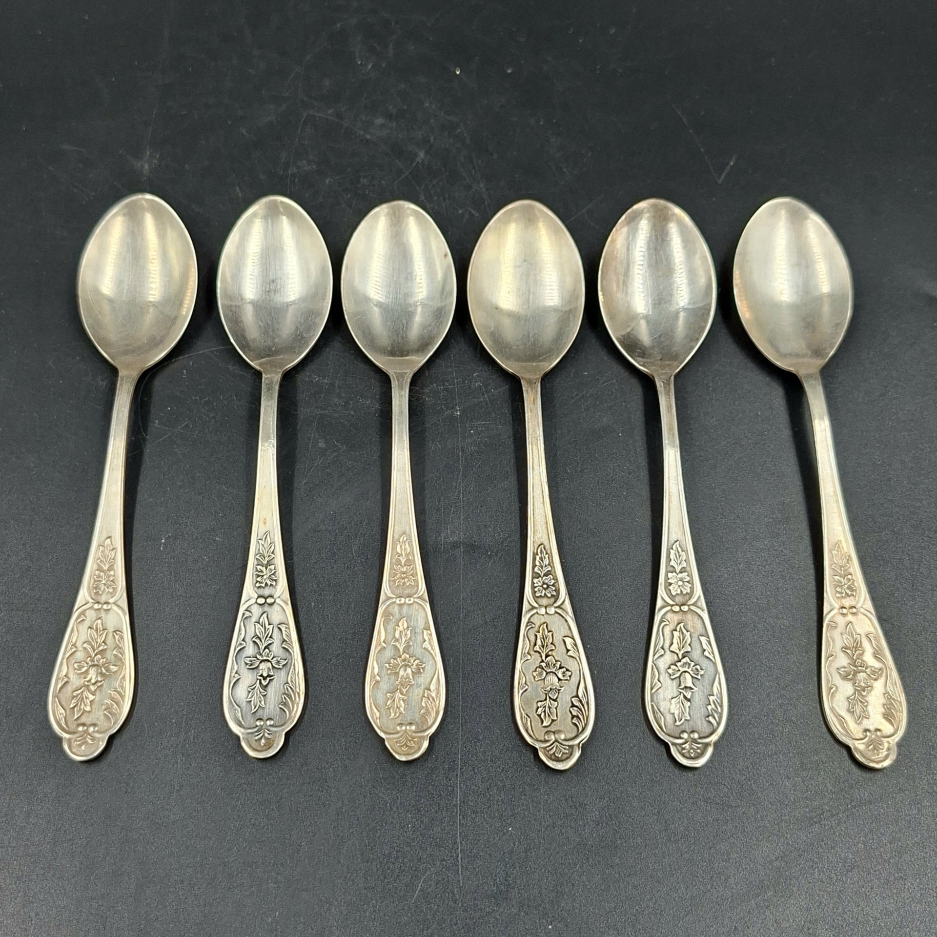 Набор из шести чайных ложек с растительным декором, мНЦ (медь-никель-цинк), Мстерская художественная фабрика  «Ювелир», СССР, 1970 г.