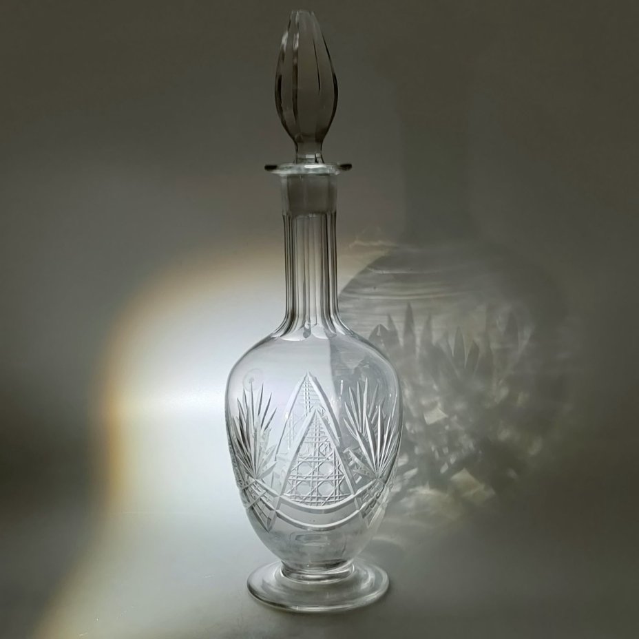 Штоф для крепких алкогольных напитков с резным декором, стекло, резьба, Дятьковский хрустальный завод, СССР, 1970-1990 гг.