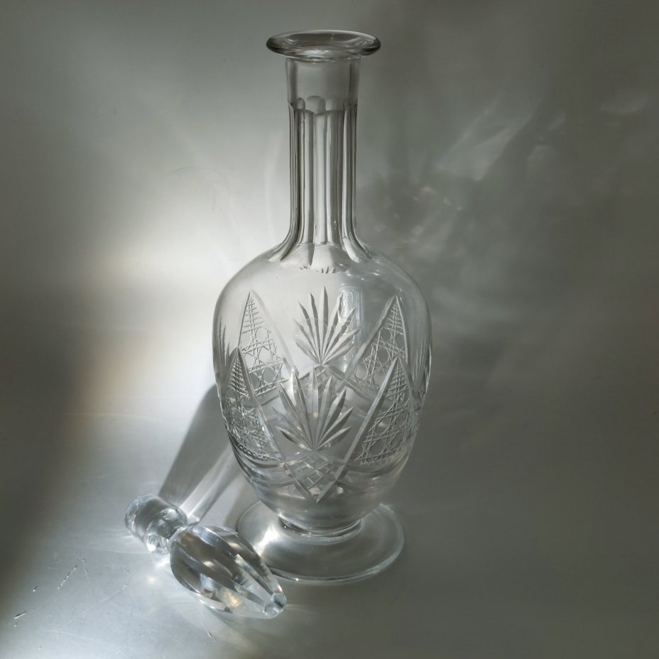 Штоф для крепких алкогольных напитков с резным декором, стекло, резьба, Дятьковский хрустальный завод, СССР, 1970-1990 гг.