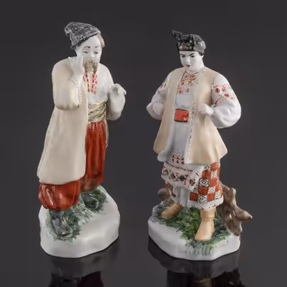 Статуэтка (скульптурная композиция) " Одарка и Карась", автор В. И. Щербина, Киевский экспериментальный керамико-художественный завод (КЭКХЗ)