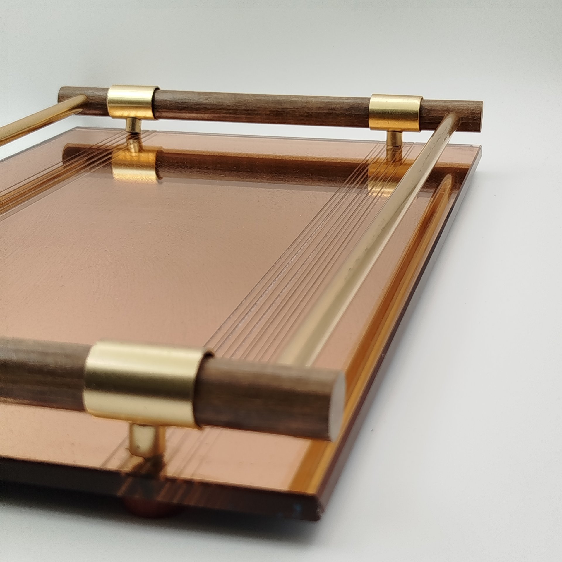 Поднос винтажный золотисто-медного оттенка, зеркальное полотно, металл, дерево, Европа, 1990-2000 гг.