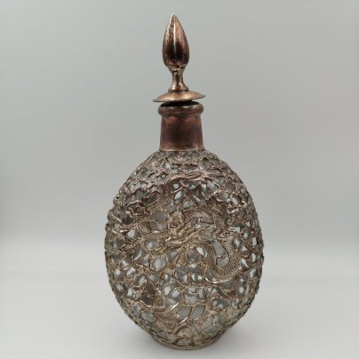 Штоф в металлической оплетке с изображением дракона и рыбы, металл, стекло, Китай, 1950-1980 гг.