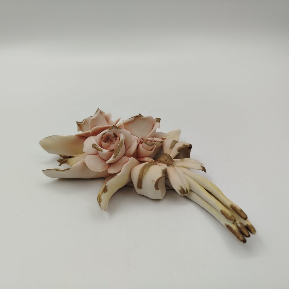 Статуэтка винтажная "Букет из нежных роз", Capodimonte (Каподимонте)