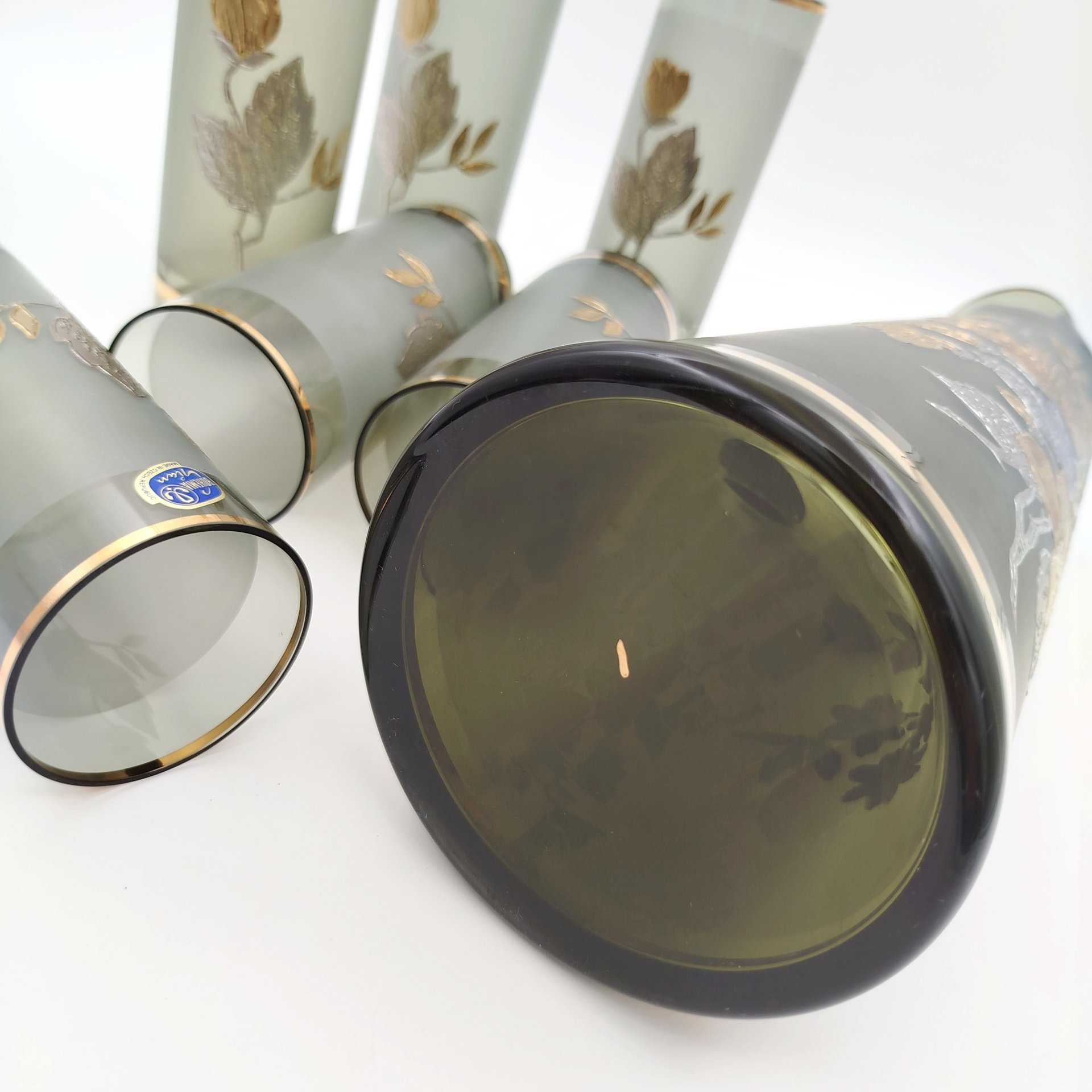 Набор: 6 стаканов и кувшин с растительным орнаментом, стекло, матирование, золочение, Чехия, 1990-2010 гг.