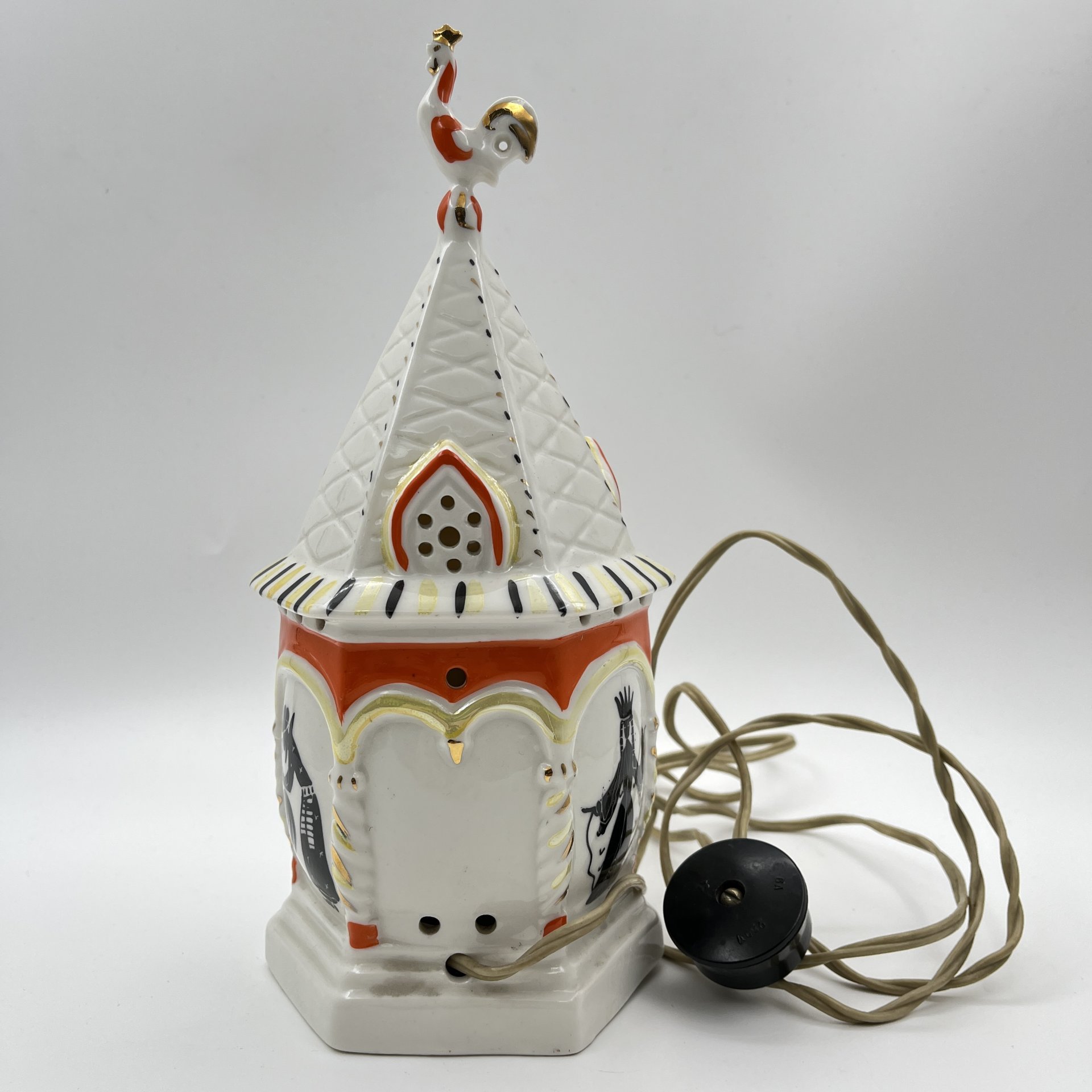 Ночник "Золотой петушок", фарфор, роспись, золочение, Ленинградский завод фарфоровых изделий (ЛЗФИ), СССР, 1956-1967 гг.