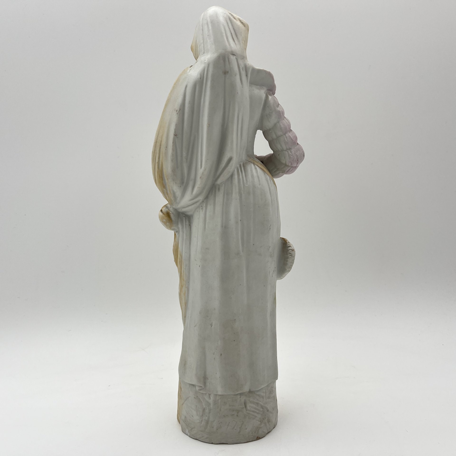 Статуэтка "Юная красавица", фарфор, роспись, Европа, 1920-1950 гг.