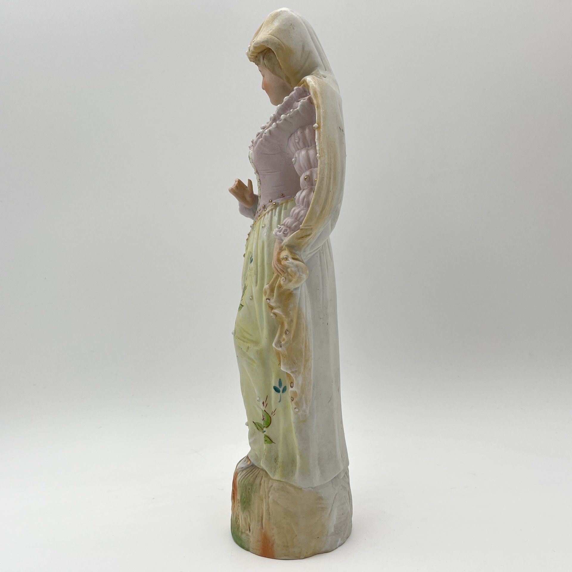 Статуэтка "Юная красавица", фарфор, роспись, Европа, 1920-1950 гг.