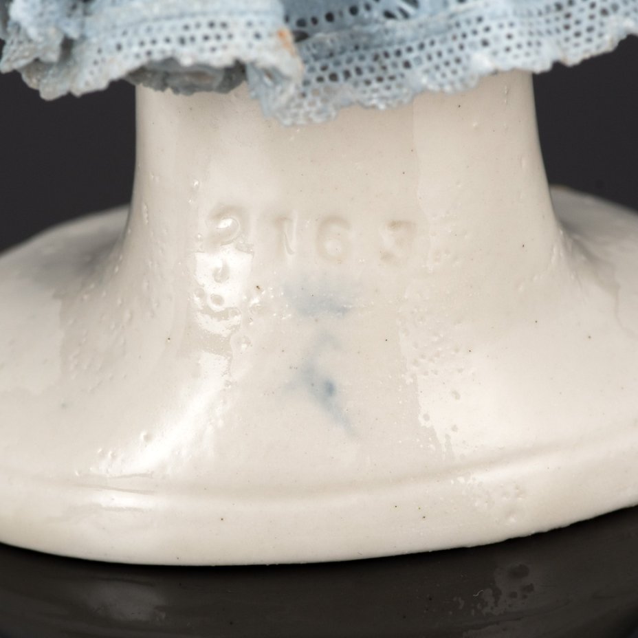 Статуэтка "Танцовщица в голубом кружевном платье", Ackermann & Fritze