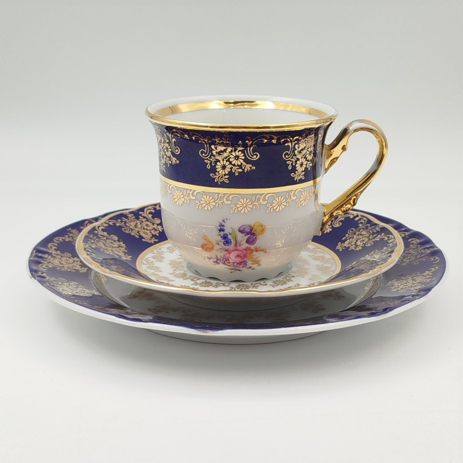 Чайное трио с кобальтовым бортом, украшенное цветочным декором, фарфор, крытье, деколь, золочение, Thun (Тун), Чехия, 1991-2010 гг.