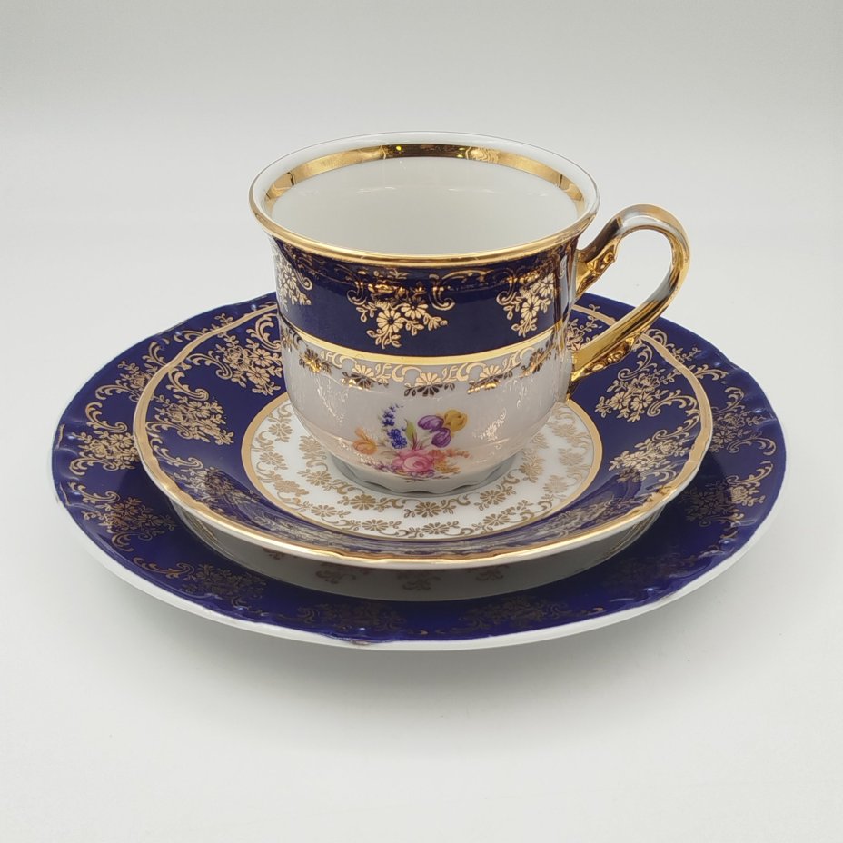 Чайное трио с кобальтовым бортом, украшенное цветочным декором, фарфор, крытье, деколь, золочение, Thun (Тун), Чехия, 1991-2010 гг.