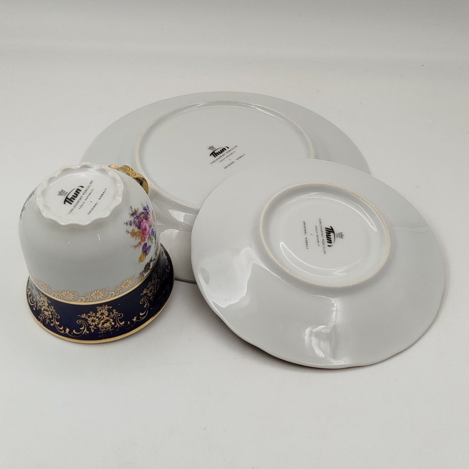 Чайное трио с кобальтовым бортом, украшенное цветочным декором, фарфор, крытье, деколь, золочение, Thun (Тун), Чехия, 1991-2010 гг.