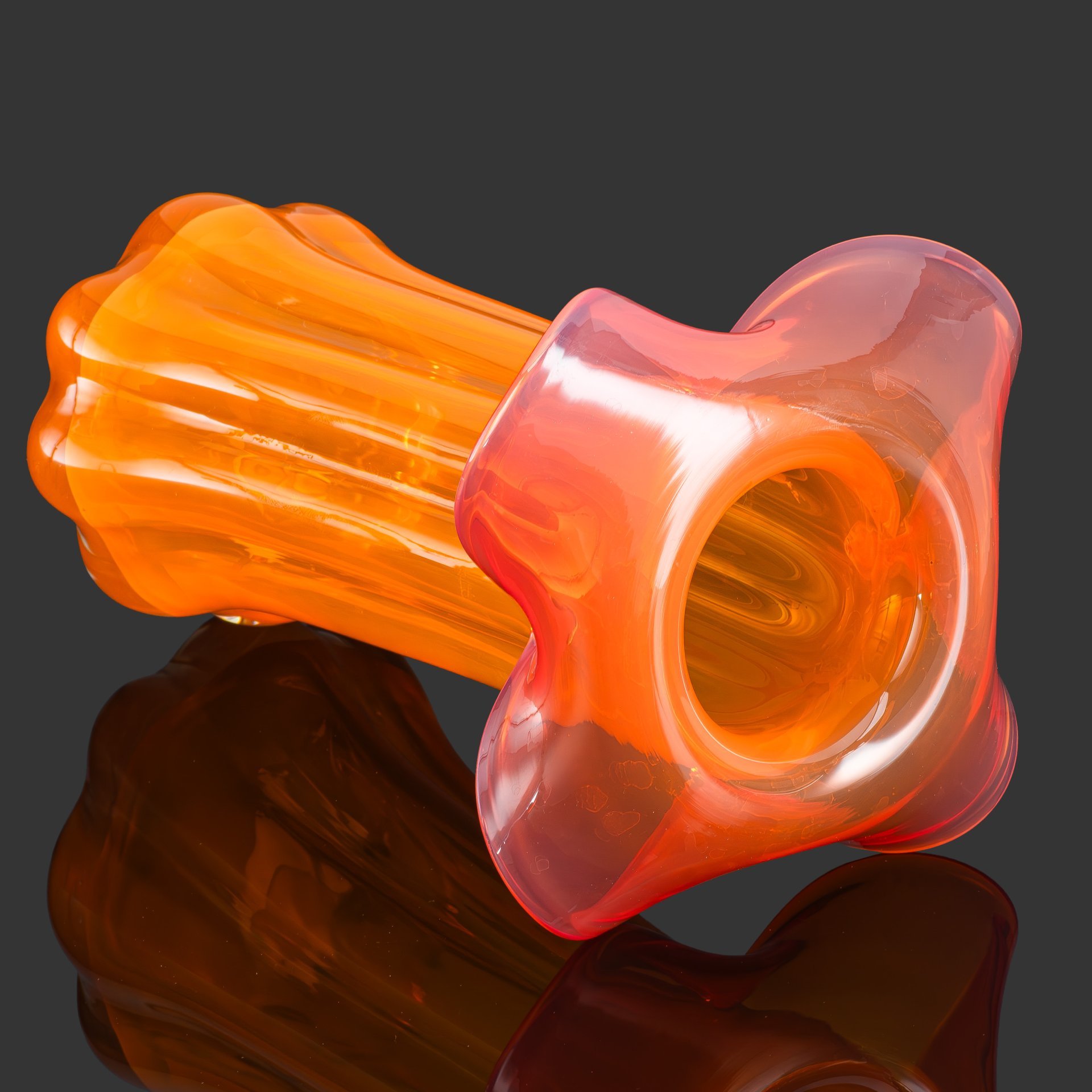 Ваза для цветов, автор А.М. Силко, стекло, сульфидно-цинковое, Стекольный завод «Красный май», СССР, 1960-1980 гг.